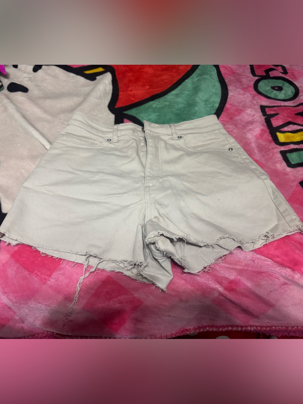 Divided Light Gray High-Rise Frayed Hem Denim Shorts